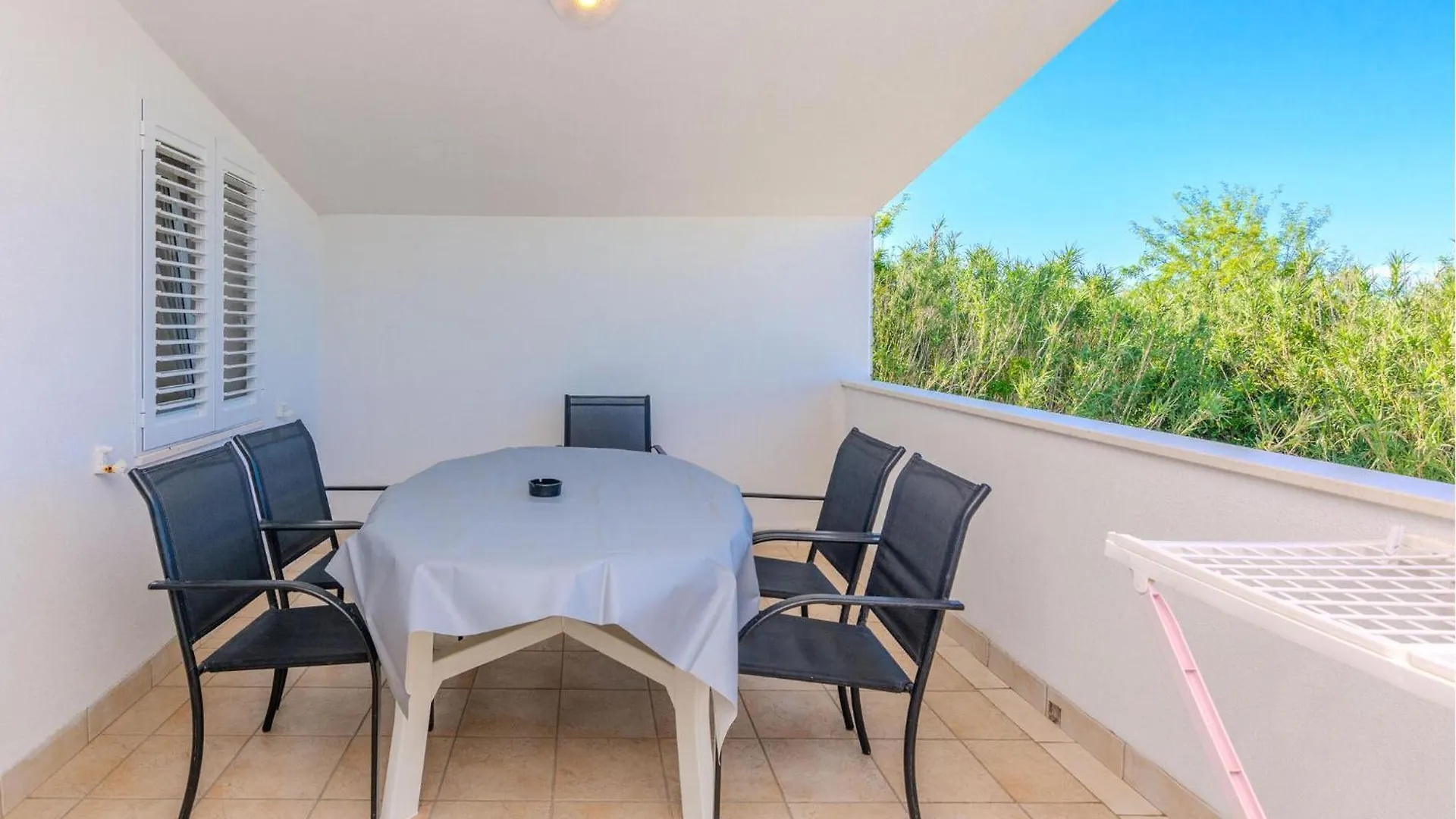 Beautiful Apartment In Nin With Kitchen 0*,  Kroatien