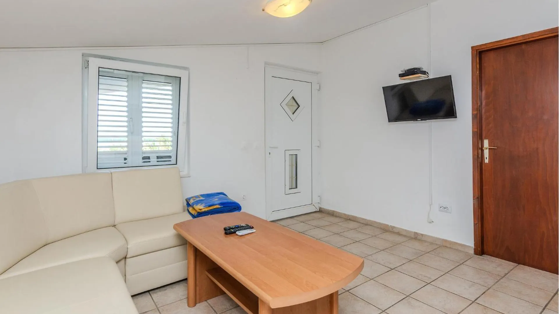 Beautiful Apartment In Nin With Kitchen Kroatien